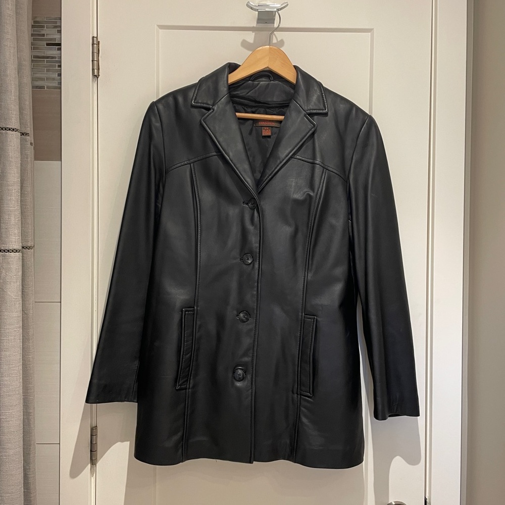 EUC Danier Black Leather Jacket Classic Versatile Design- Medium